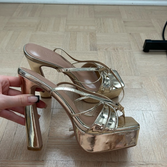 Gold Platform Heels with Strap - Picture 3 of 6